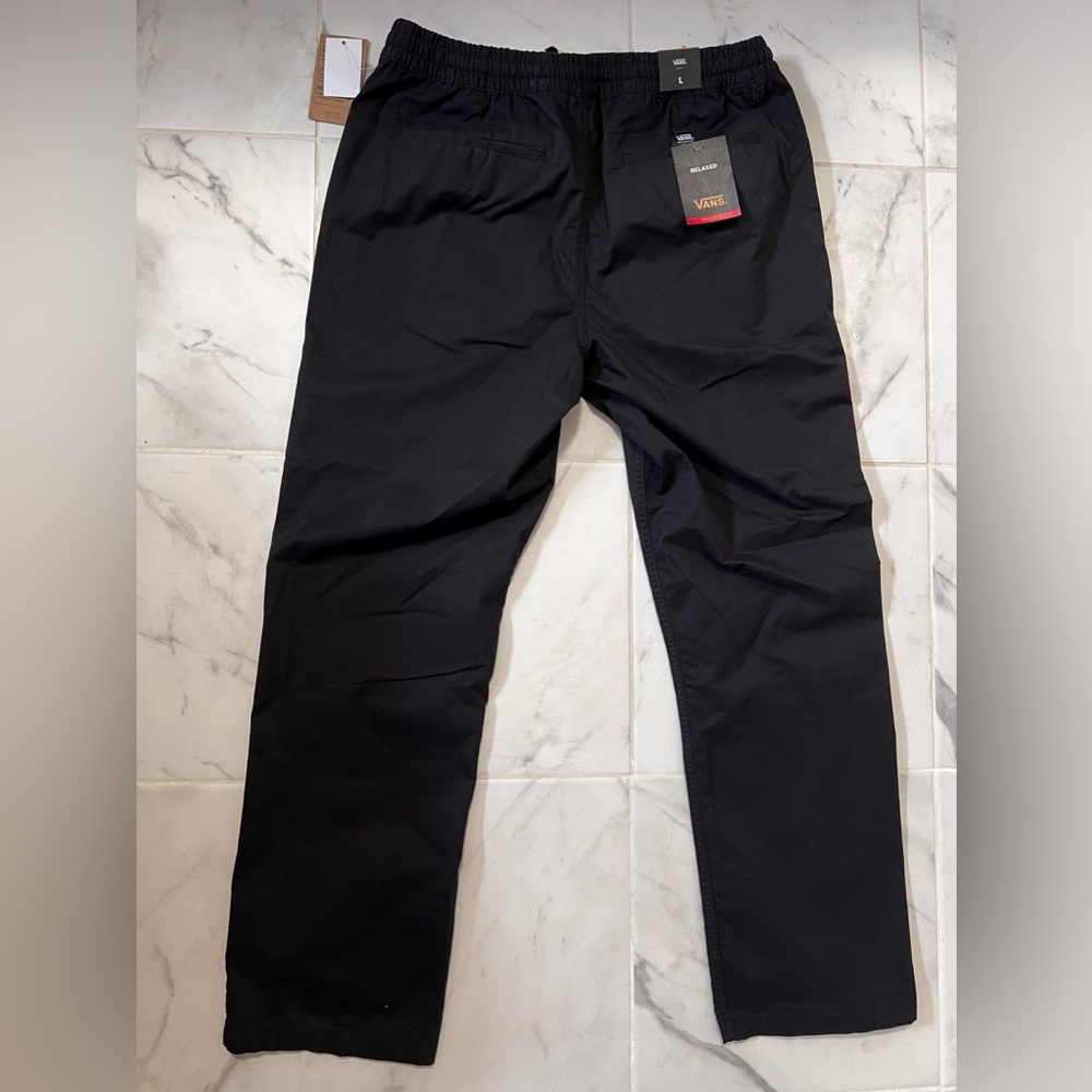 Black Vans cargo pants #cargo